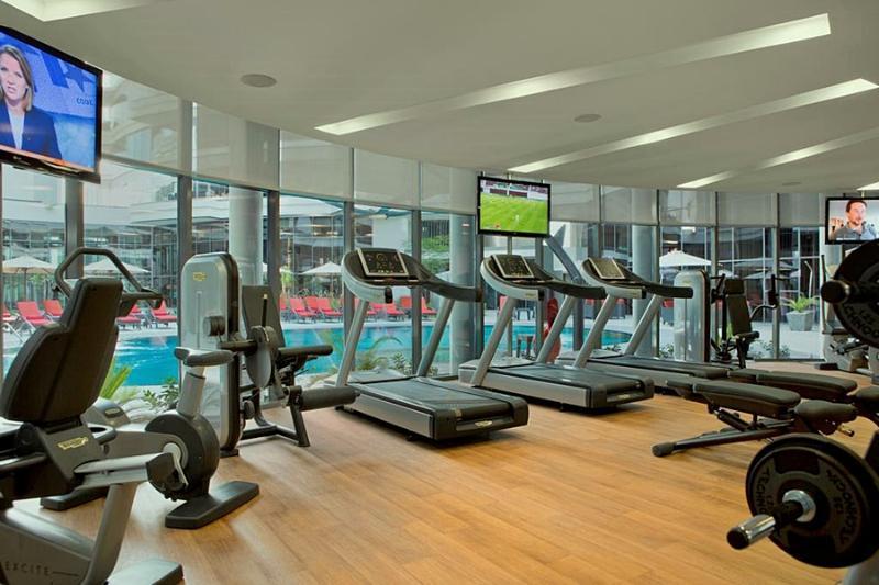 Majestic Arjaan By Rotana - Manama Aparthotel Exterior foto The gym at the hotel